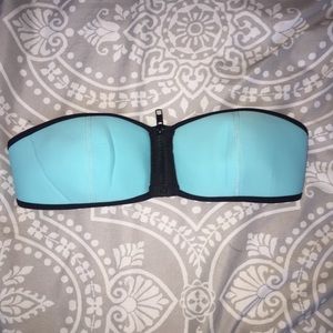 Strapless light blue bikini top with zipper